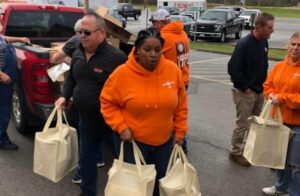 Bringing Food to Cairo, Ill. Bringing Meals to Cairo, Ill.